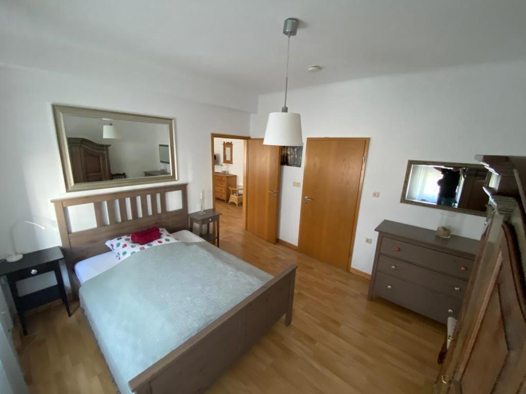 Ferienwohnung Am Theo Carlen Platz Ormesheim Bagian luar foto