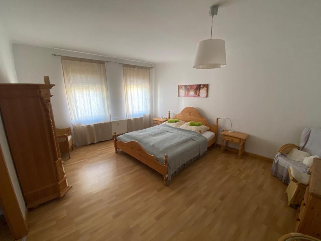 Ferienwohnung Am Theo Carlen Platz Ormesheim Bagian luar foto