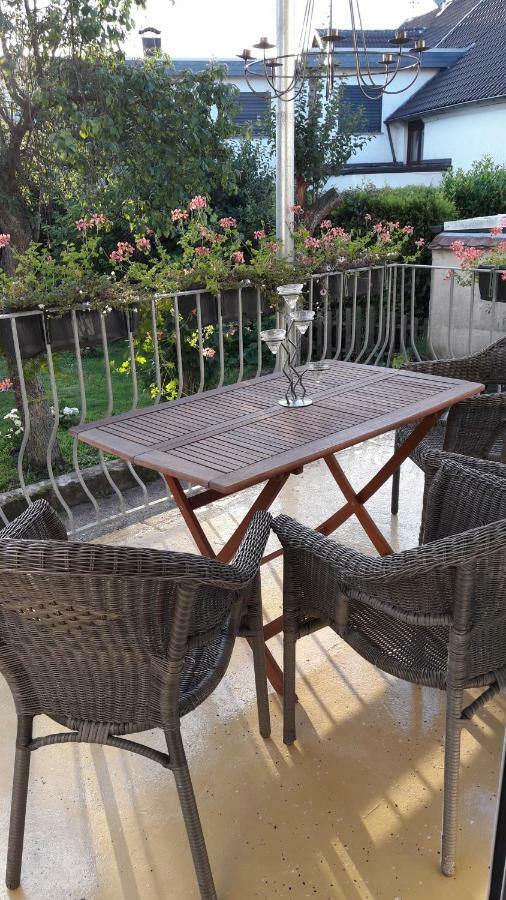Ferienwohnung Am Theo Carlen Platz Ormesheim Bagian luar foto