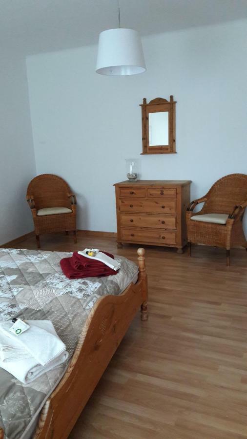 Ferienwohnung Am Theo Carlen Platz Ormesheim Bagian luar foto